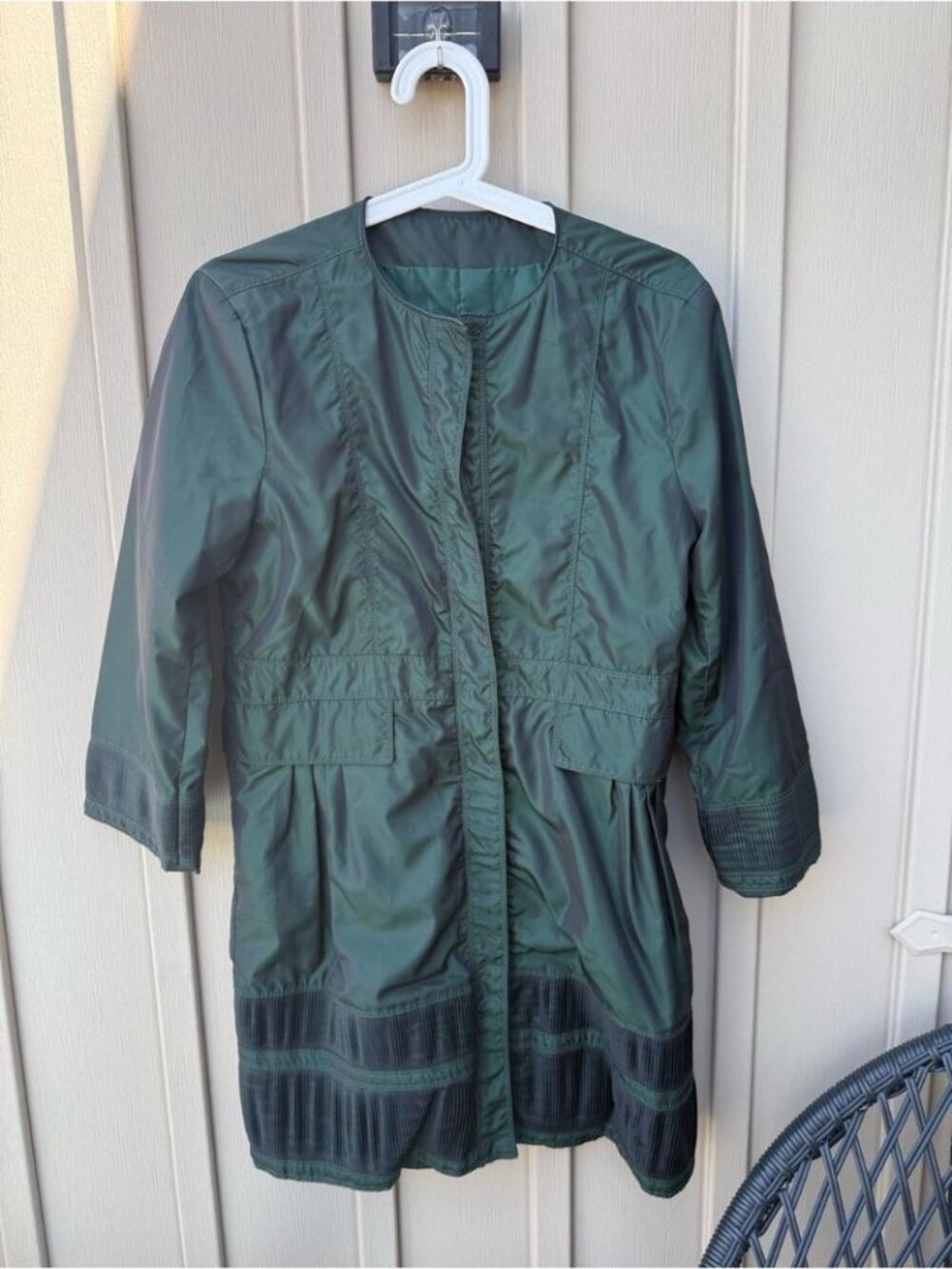 Burberry Green Lightweight Women’s Coat - Picture 2 of 8
